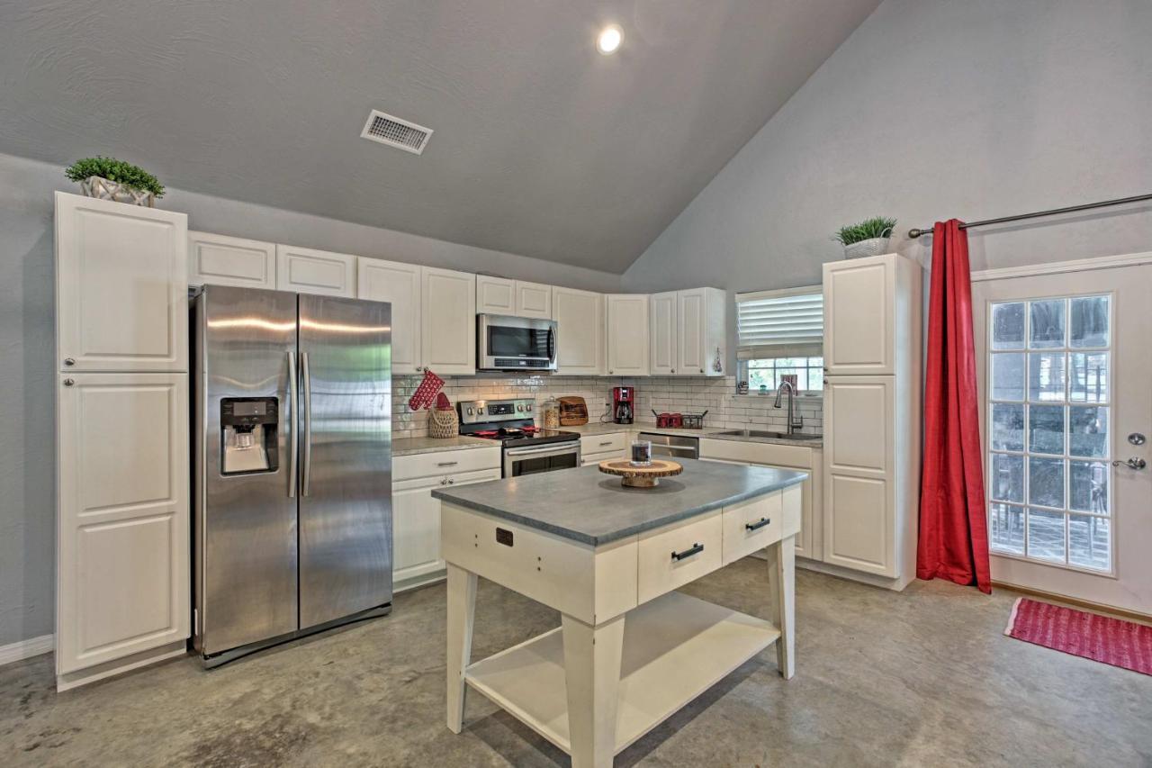 Modern Retreat With Gas Grill - Walk To Lake Texoma! Kingston Esterno foto