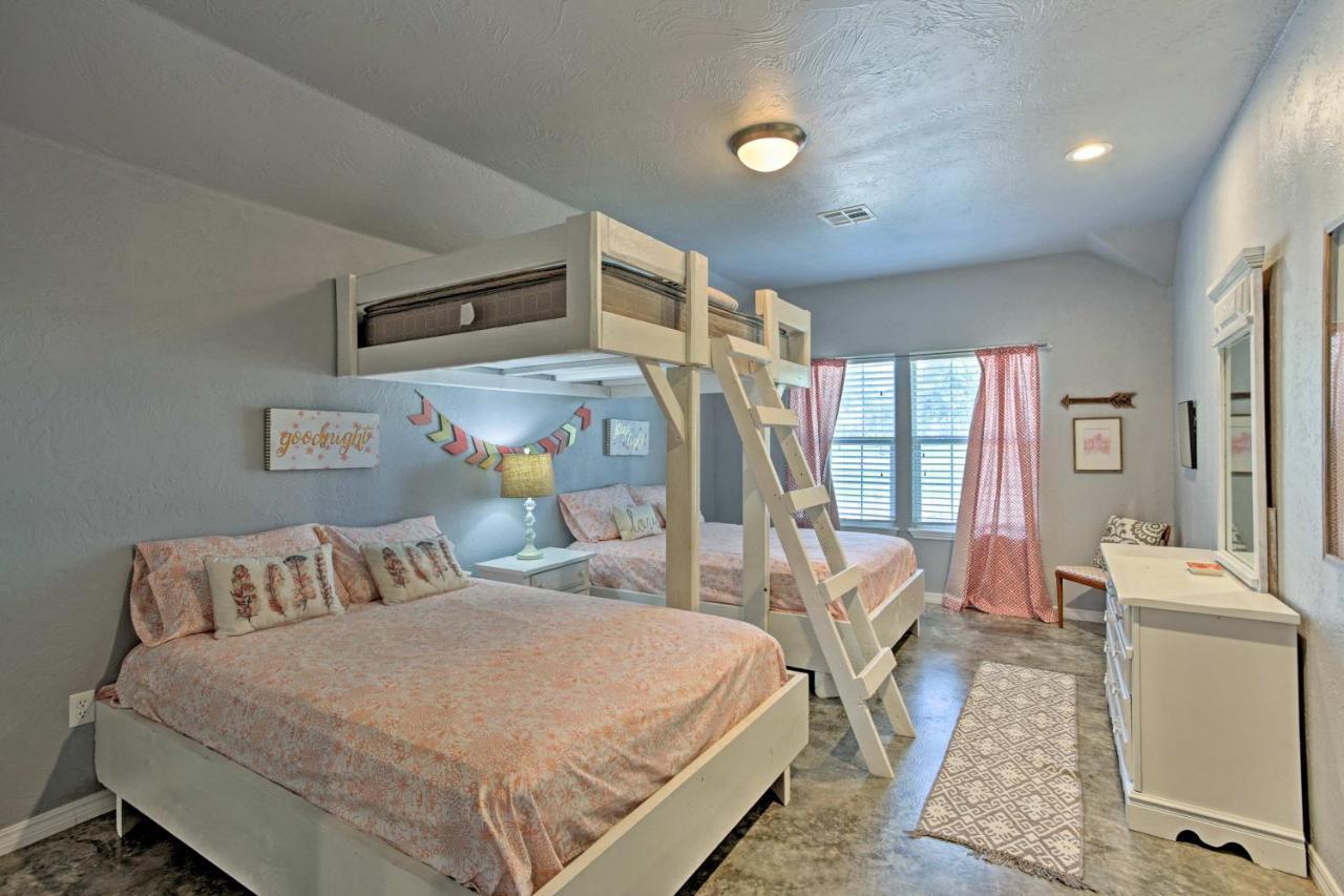 Modern Retreat With Gas Grill - Walk To Lake Texoma! Kingston Esterno foto